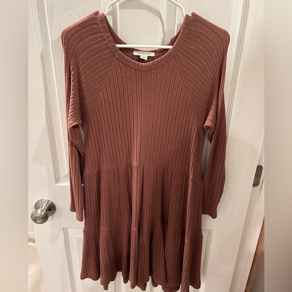 American eagle. Women’s small, mauve, long sleeve dress.